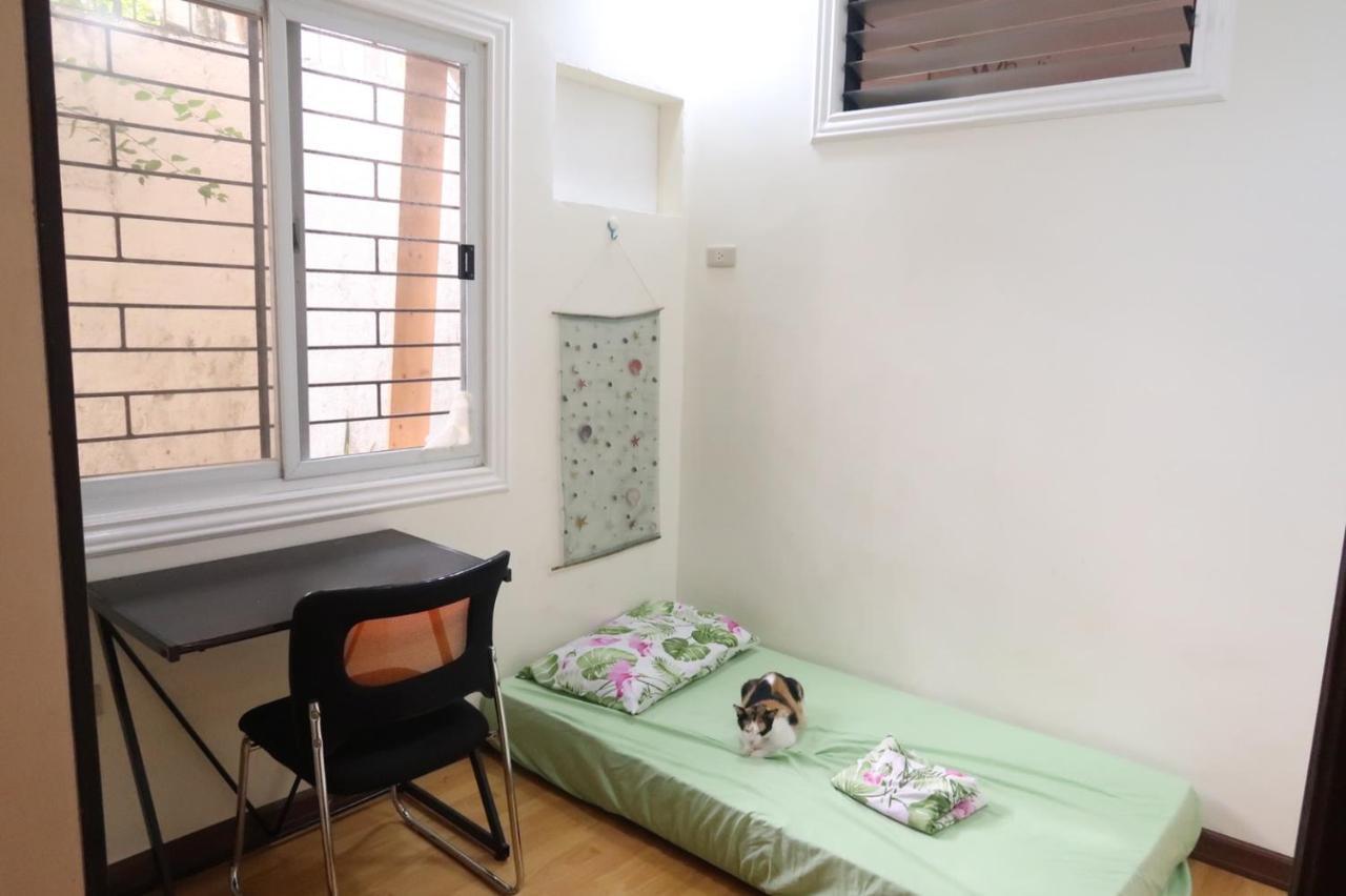 Cat Japanese Only At Uh Huh House Vandrerhjem Cebu Eksteriør bilde